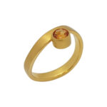 Gelbgold Ring mit Citrin - Draufsicht oben leicht links seitlich