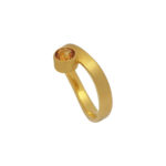 Gelbgold Ring mit Citrin - Draufsicht oben rechts seitlich